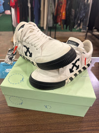 Off White sneaker