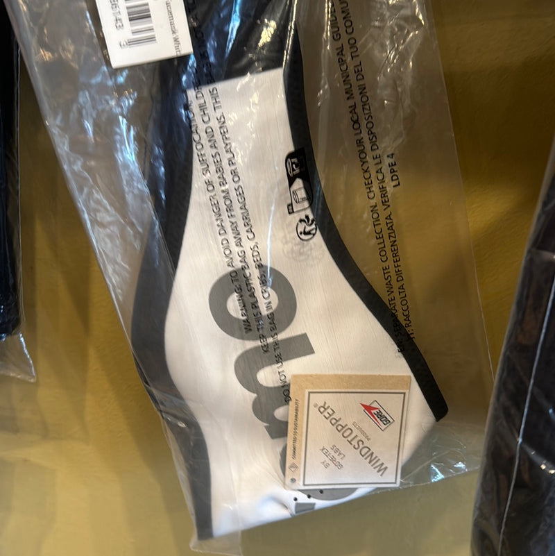 Supreme WINDSTOPPER Facemask