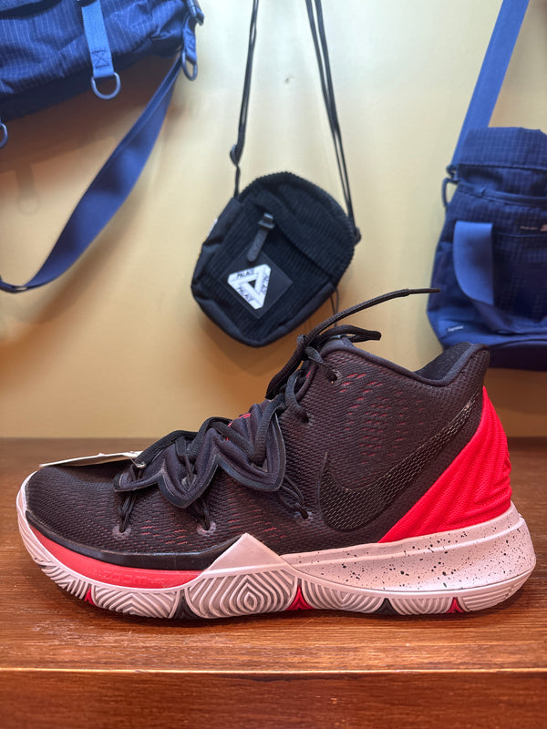 Kyrie 6 Bred Sz. 10