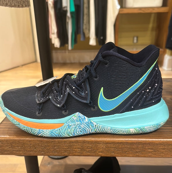 Kyrie UFO Sz. 9.5