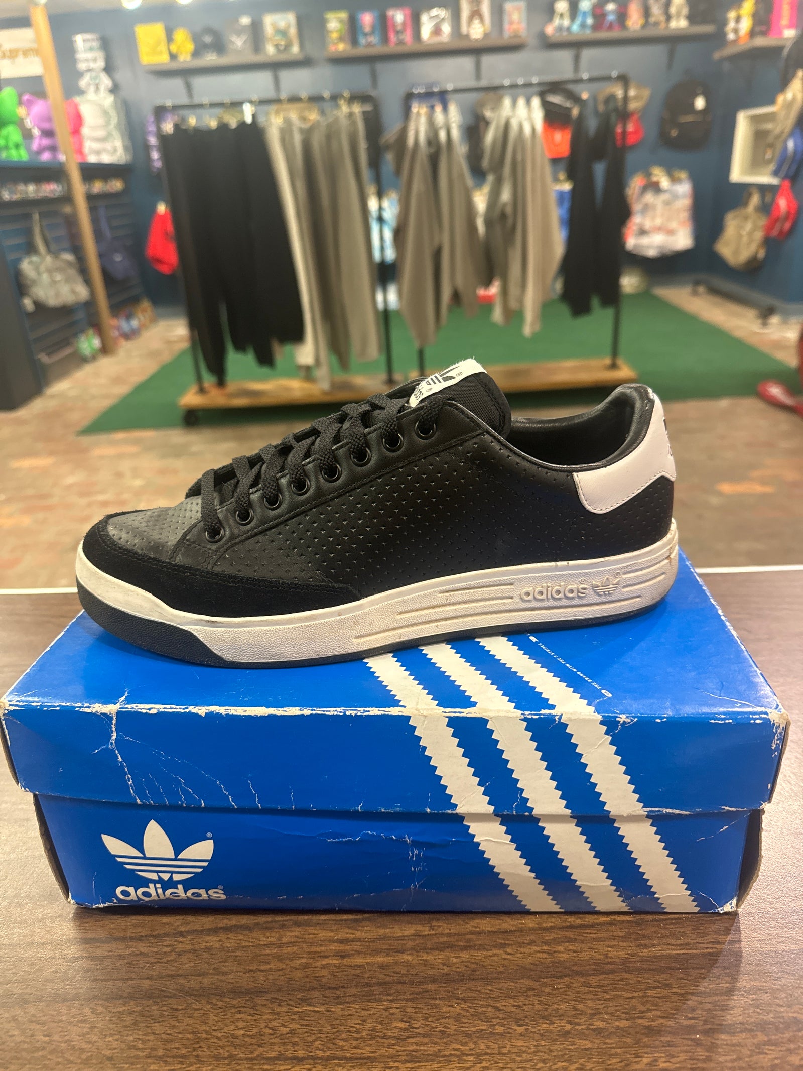 Adidas Rod Laver – Underground Closet LLC