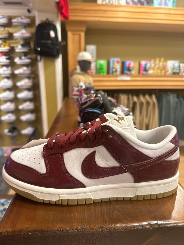 Dunk Low Red Crocodile