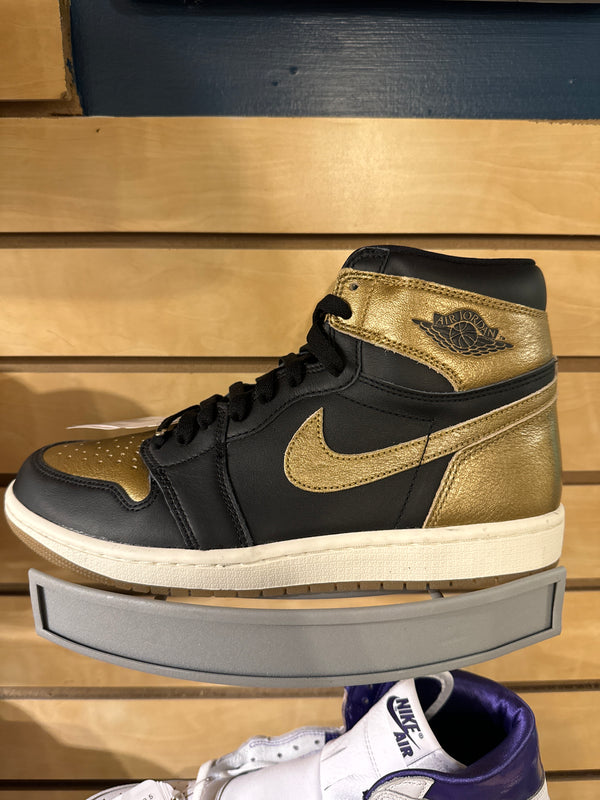 Jordan 1 Metallic Gold